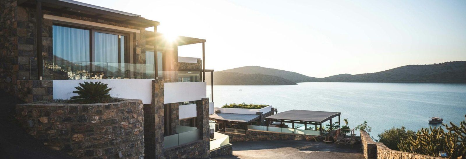 pexels-alex-staudinger-829197-1732414